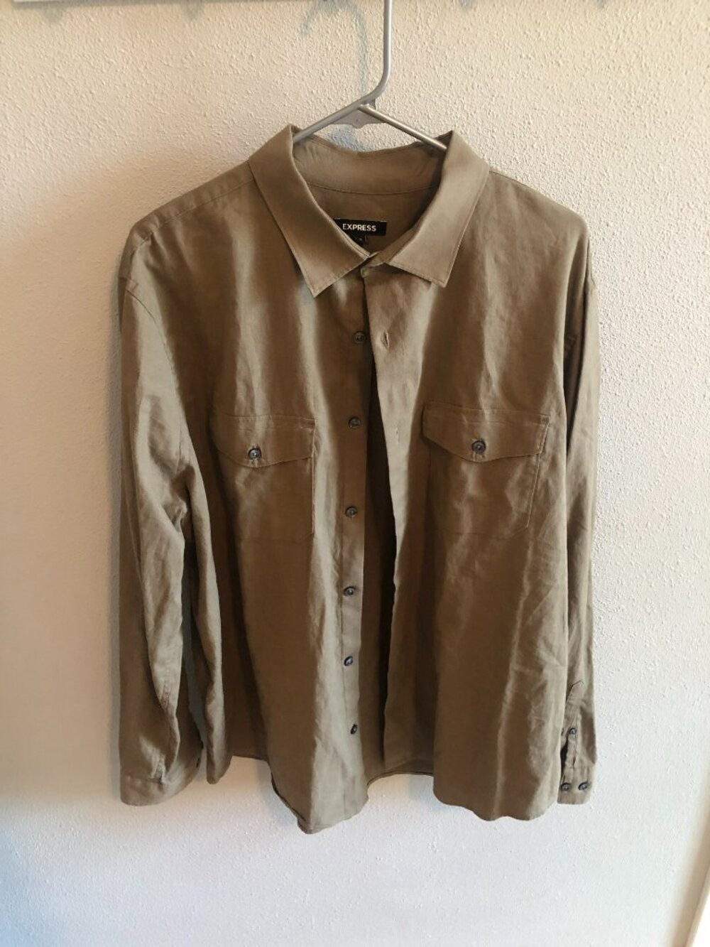 Express Men's Button Down Shirt. Size XL.